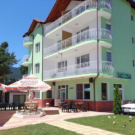 Family Hotel Panorama Sarnitsa Bagian luar foto