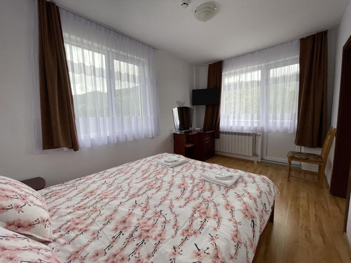 Family Hotel Panorama Sarnitsa Bagian luar foto