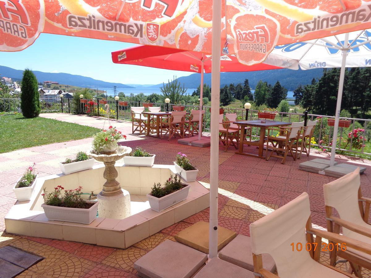 Family Hotel Panorama Sarnitsa Bagian luar foto