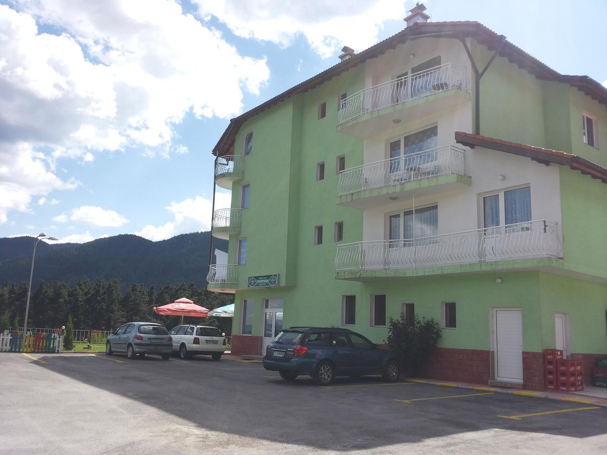 Family Hotel Panorama Sarnitsa Bagian luar foto
