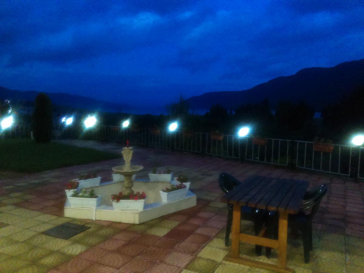 Family Hotel Panorama Sarnitsa Bagian luar foto